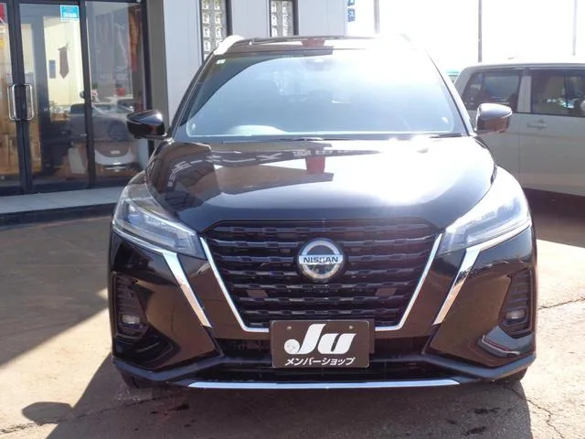 Nissan Kicks X FOUR 2023 — миниатюра 4