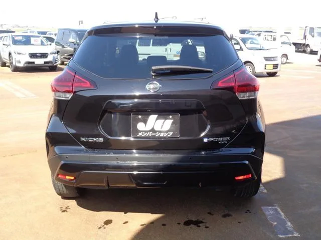 Nissan Kicks X FOUR 2023 — миниатюра 5