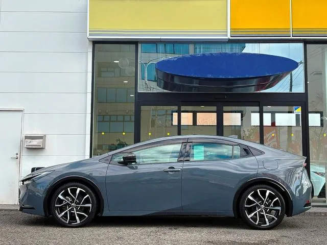 Toyota Prius Z 2023 — миниатюра 3