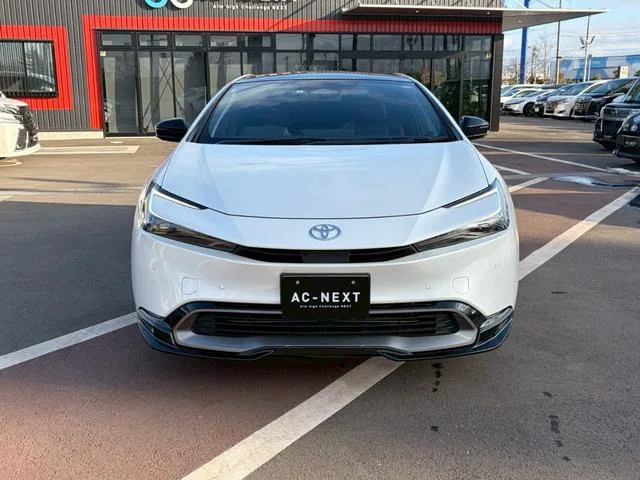 Toyota Prius Z 2023 — миниатюра 2