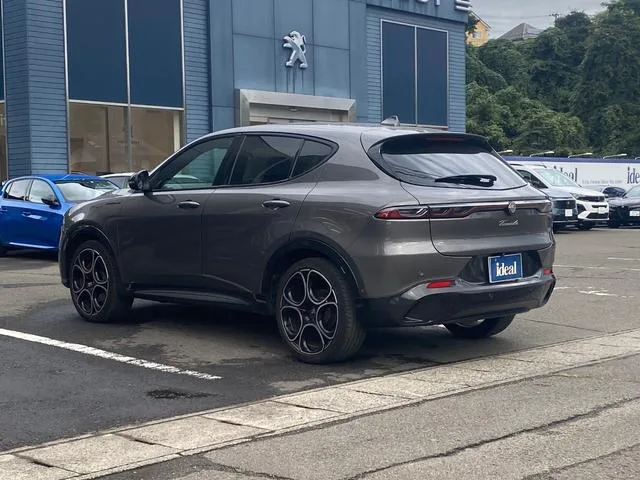 Alfa Romeo TONALE EDIZIONE SPECIALE 2023 — миниатюра 2