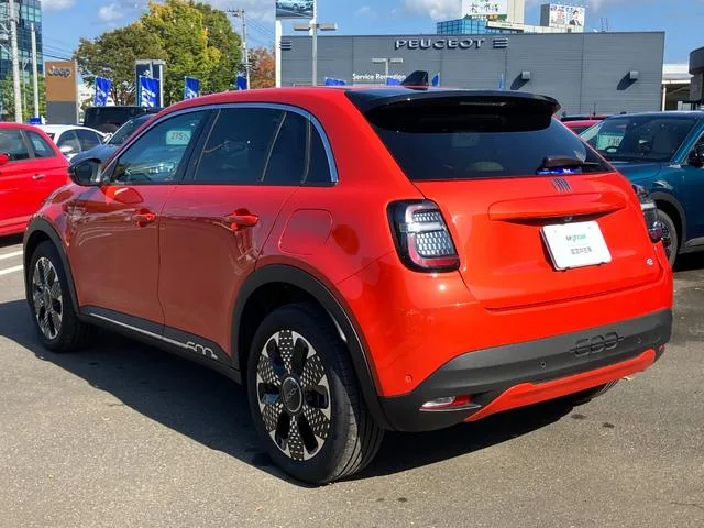 Fiat 600e LA PRIMA 2024 — миниатюра 2