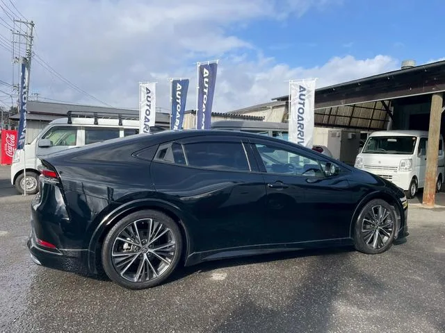 Toyota Prius Z 2023 — миниатюра 3