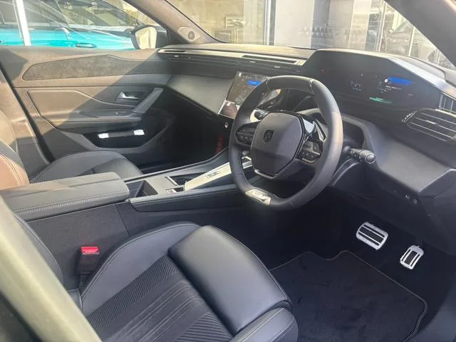Peugeot 308 GT HYBRID 2025 — миниатюра 4