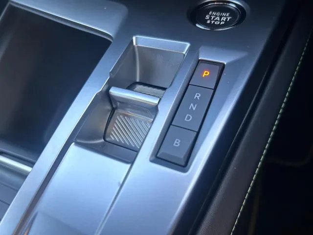 Peugeot 408 GT HYBRID 2025 — миниатюра 5