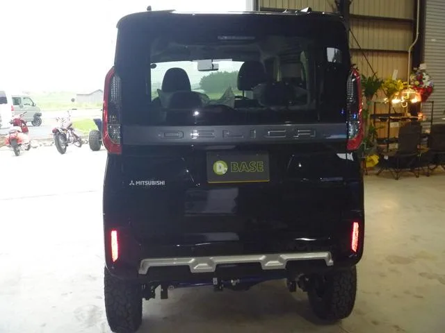 Mitsubishi DELICA MINI T PREMIUM 2023 — миниатюра 2