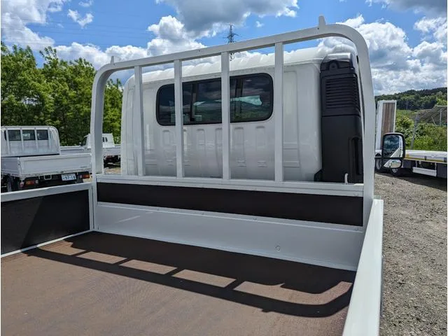 Hino DUTRO 2023 — миниатюра 4