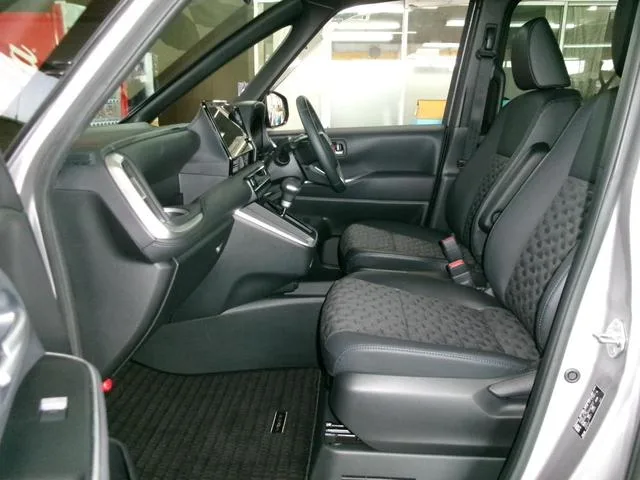 Toyota VOXY HYBRID S-Z 2023 — миниатюра 4