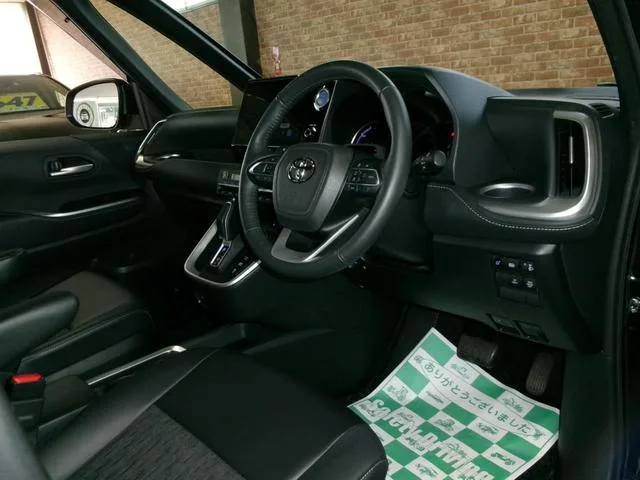 Toyota NOAH HYBRID S-Z 2023 — миниатюра 2