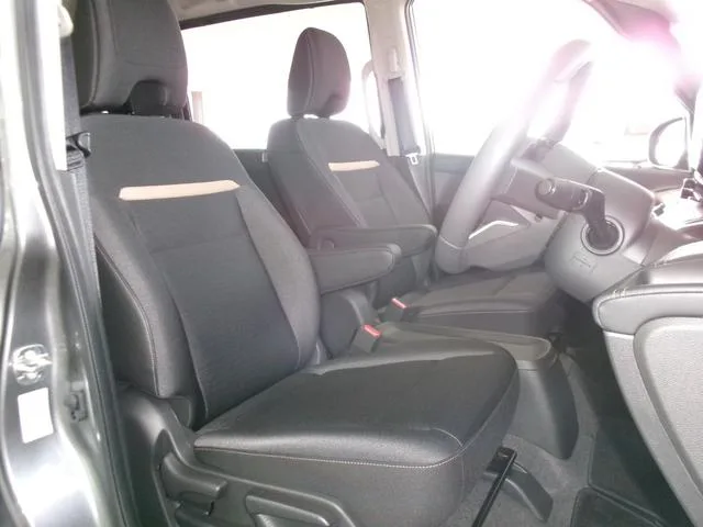 Nissan SERENA E-4ORCE HIGHWAY STAR V 2024 — миниатюра 3