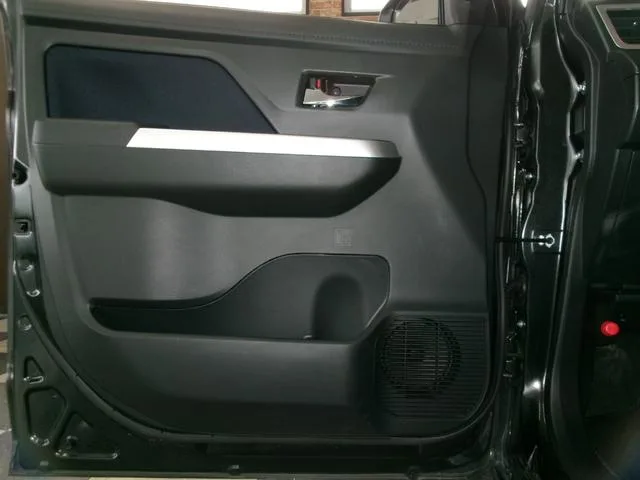 Toyota ROOMY CUSTOM G 2024 — миниатюра 3
