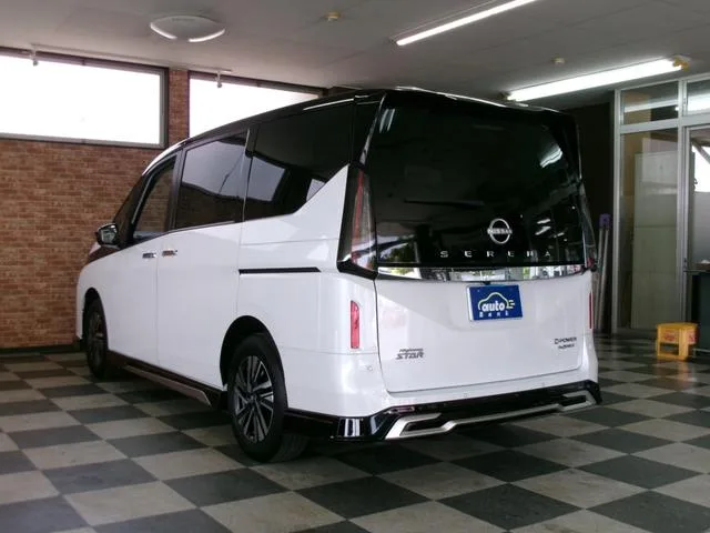 Nissan SERENA E-4ORCE HIGHWAY STAR V 2024 — миниатюра 2