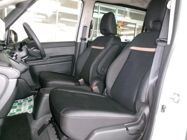 Nissan SERENA E-4ORCE HIGHWAY STAR V 2024 — миниатюра 4