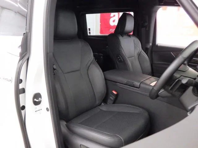 Toyota VELLFIRE HYBRID EXECUTIVE LOUNGE 2025 — миниатюра 3