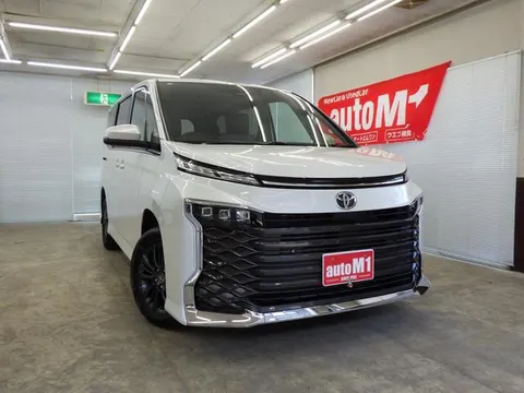 Toyota VOXY 2026 купить в Москве