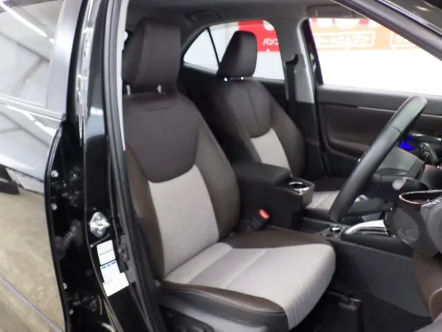 Toyota YARIS CROSS HYBRID Z 2022 — миниатюра 3