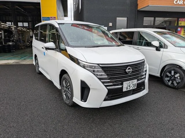 Nissan SERENA E-4ORCE HIGHWAY STAR V 2025 — фото 1, купить с доставкой в Москву