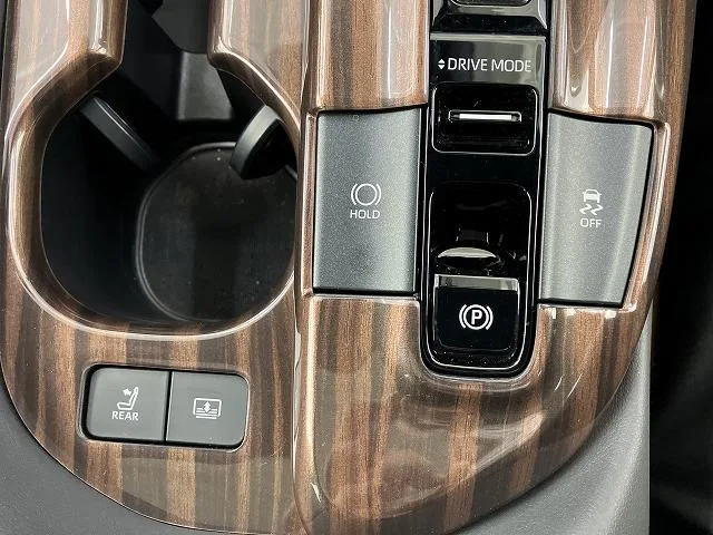 Toyota CROWN CROSSOVER RS ADVANCED 2023 — миниатюра 3