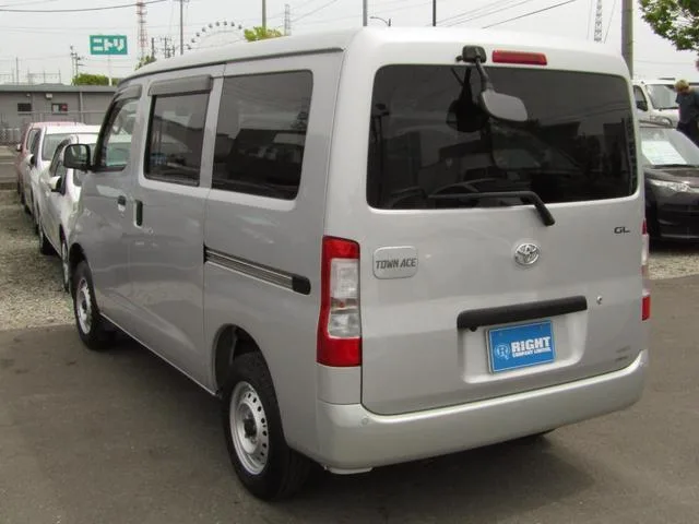 Toyota TOWNACE VAN GL 2022 — миниатюра 3