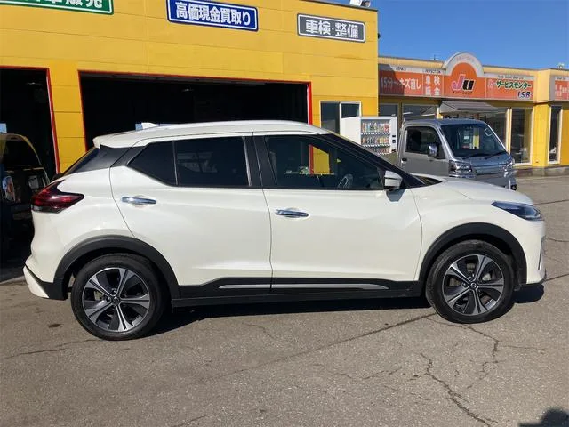 Nissan KICKS X FOUR 2023 — миниатюра 2