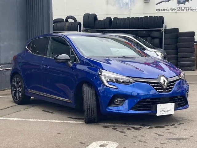 Renault LUTECIA E-TECH FULL HYBRID LEATHER PACK 2023 — миниатюра 2