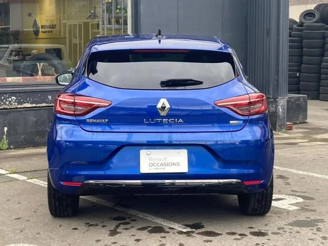 Renault LUTECIA E-TECH FULL HYBRID LEATHER PACK 2023 — миниатюра 3