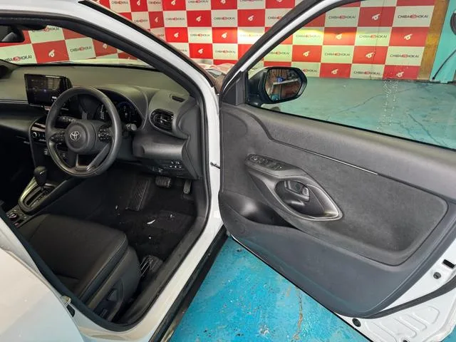 Toyota YARIS CROSS HYBRID Z 2026 — миниатюра 3