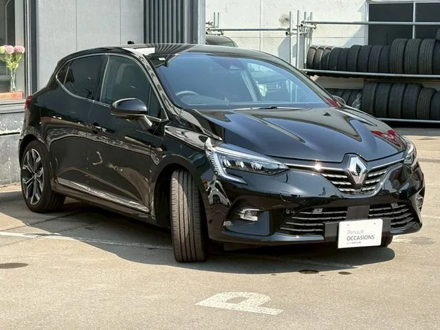 Renault LUTECIA E-TECH FULL HYBRID LEATHER PACK 2025 — миниатюра 2