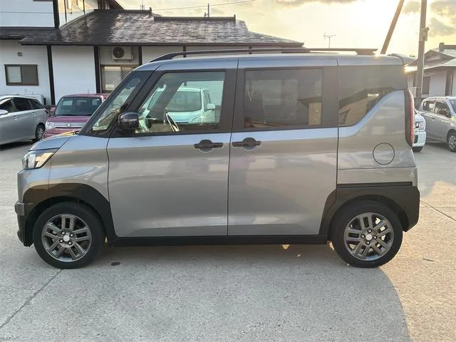 Mitsubishi DELICA MINI T PREMIUM 2023 — миниатюра 4