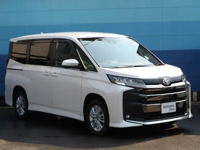 Toyota NOAH S-Z 2022 — фото 1, купить с доставкой в Москву