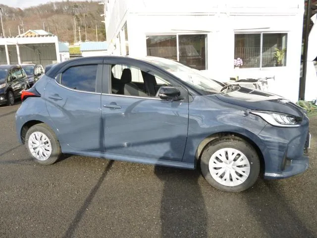 Toyota YARIS HYBRID Z 2024 — миниатюра 3