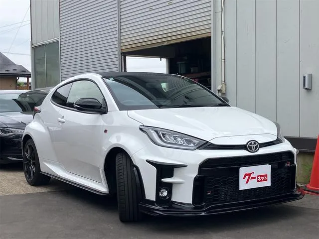 Toyota GR YARIS RZ HIGH PERFORMANCE 2024 — фото 1, купить с доставкой в Москву
