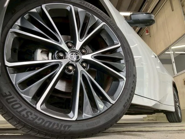 Toyota Prius Z 2023 — миниатюра 2