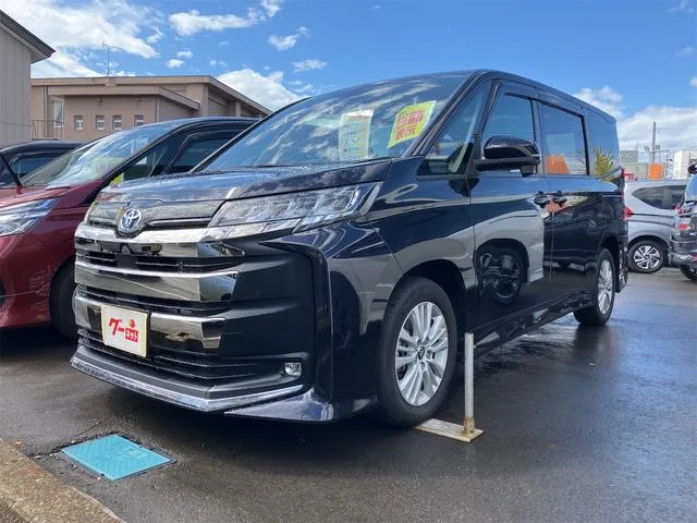 Toyota NOAH HYBRID S-G 2022 — фото 1, купить с доставкой в Москву