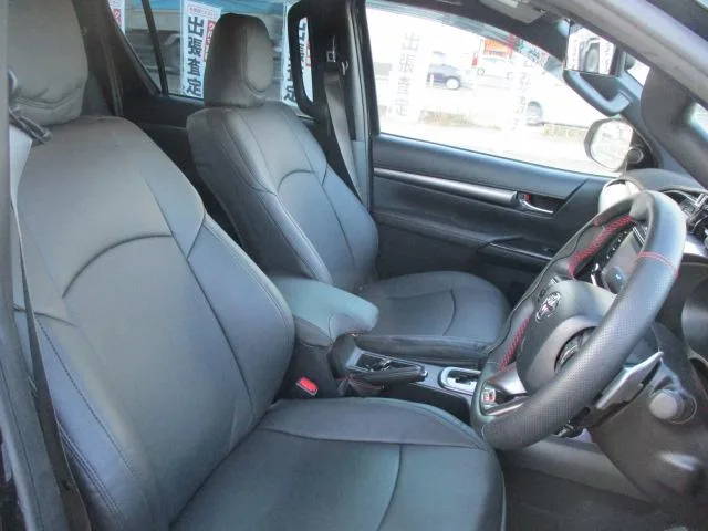 Toyota Hilux Z GR SPORT 2022 — миниатюра 4