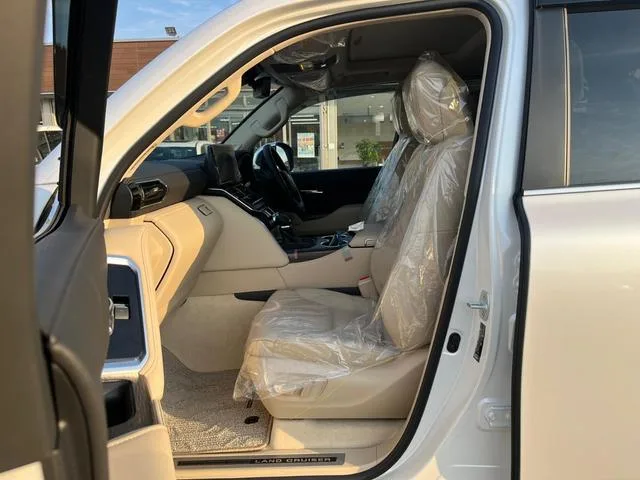 Toyota Land Cruiser ZX 2025 — миниатюра 4
