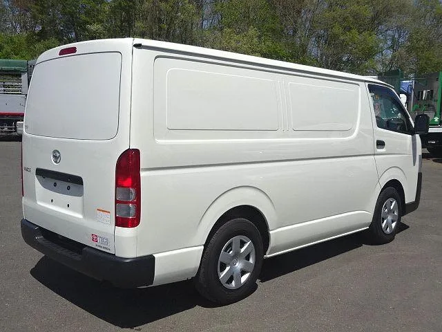 Toyota HIACE VAN 2024 — миниатюра 3