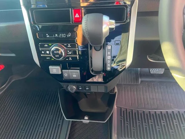 Toyota ROOMY CUSTOM G 2024 — миниатюра 4