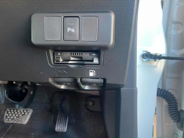 Toyota ROOMY CUSTOM G 2024 — миниатюра 5