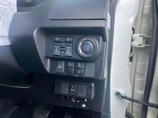 Toyota ROOMY CUSTOM G 2022 — миниатюра 3