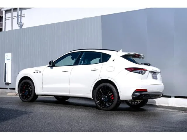 Maserati Levante S 2023 — миниатюра 3