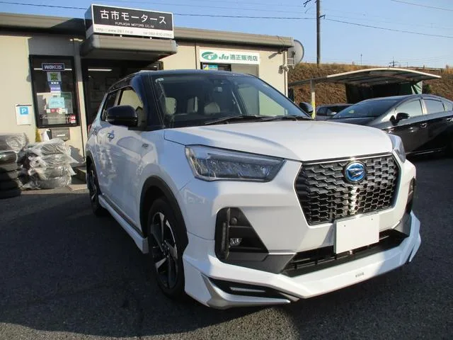Daihatsu Rocky PREMIUM G HEV 2022 — фото 1, купить с доставкой в Москву