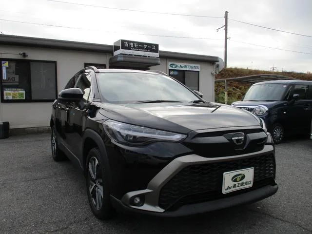 Toyota CorollaCross Z 2023 — фото 1, купить с доставкой в Москву