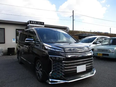 Toyota VOXY 2025 купить в Москве