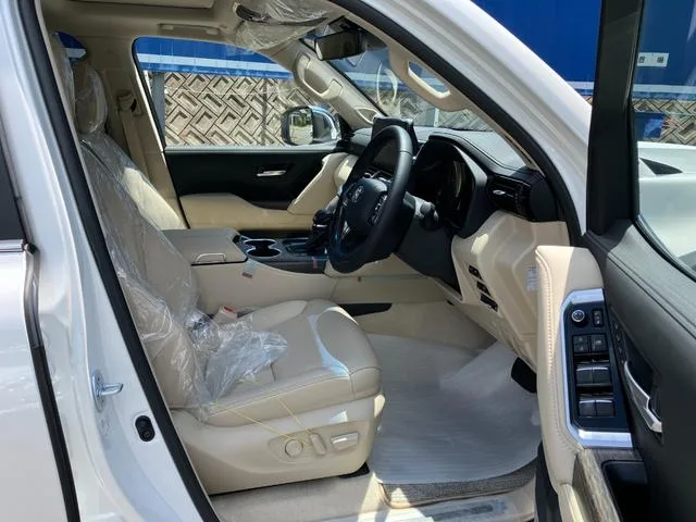 Toyota Land Cruiser ZX 2023 — миниатюра 4