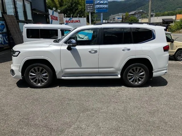 Toyota Land Cruiser ZX 2023 — миниатюра 5