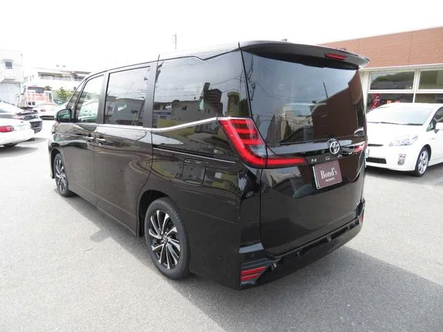 Toyota NOAH HYBRID S-Z 2026 — миниатюра 3