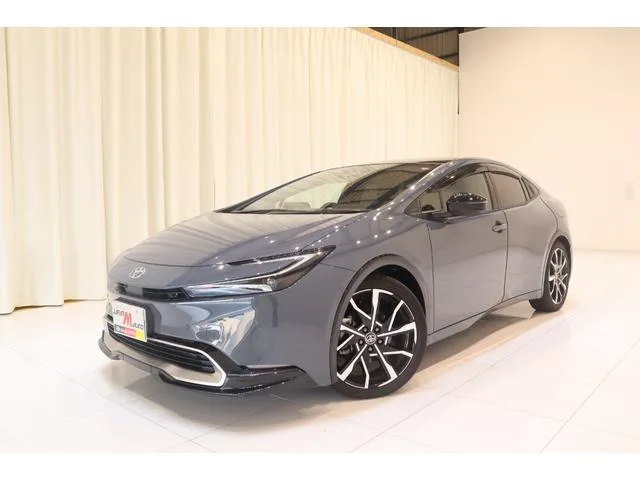 Toyota Prius Z 2023 — фото 1, купить с доставкой в Москву