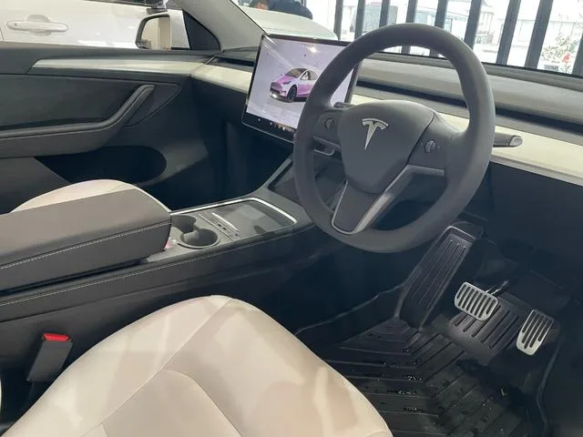 Tesla MODEL Y RWD 2023 — миниатюра 5