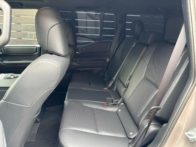 Toyota LAND CRUISER 250 VX 2024 — миниатюра 3